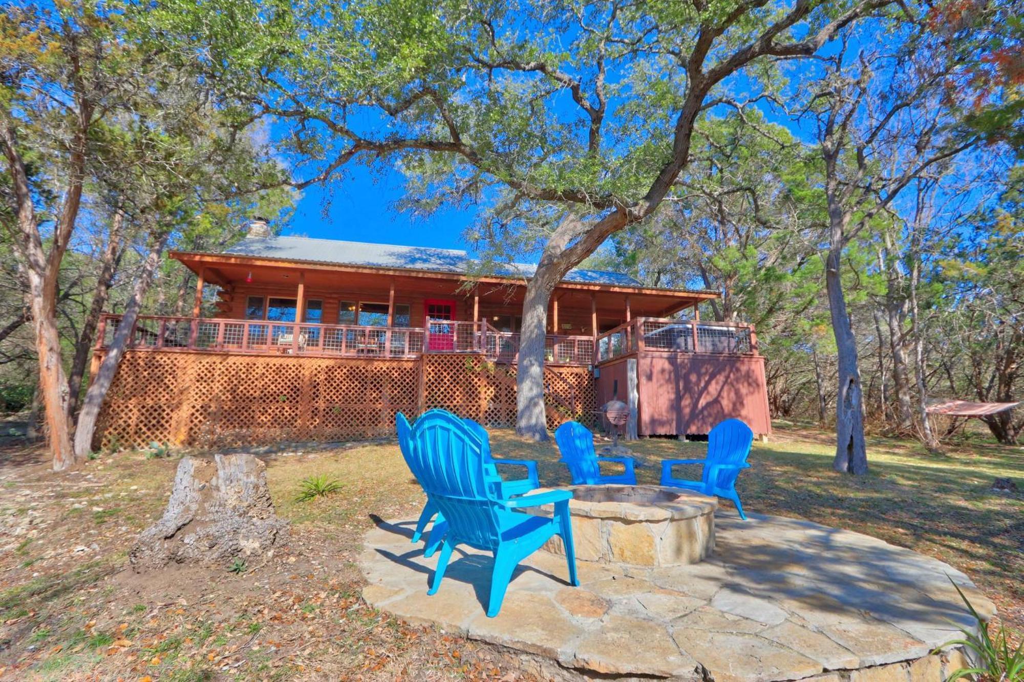 Falls Log Home Wimberley Ngoại thất bức ảnh