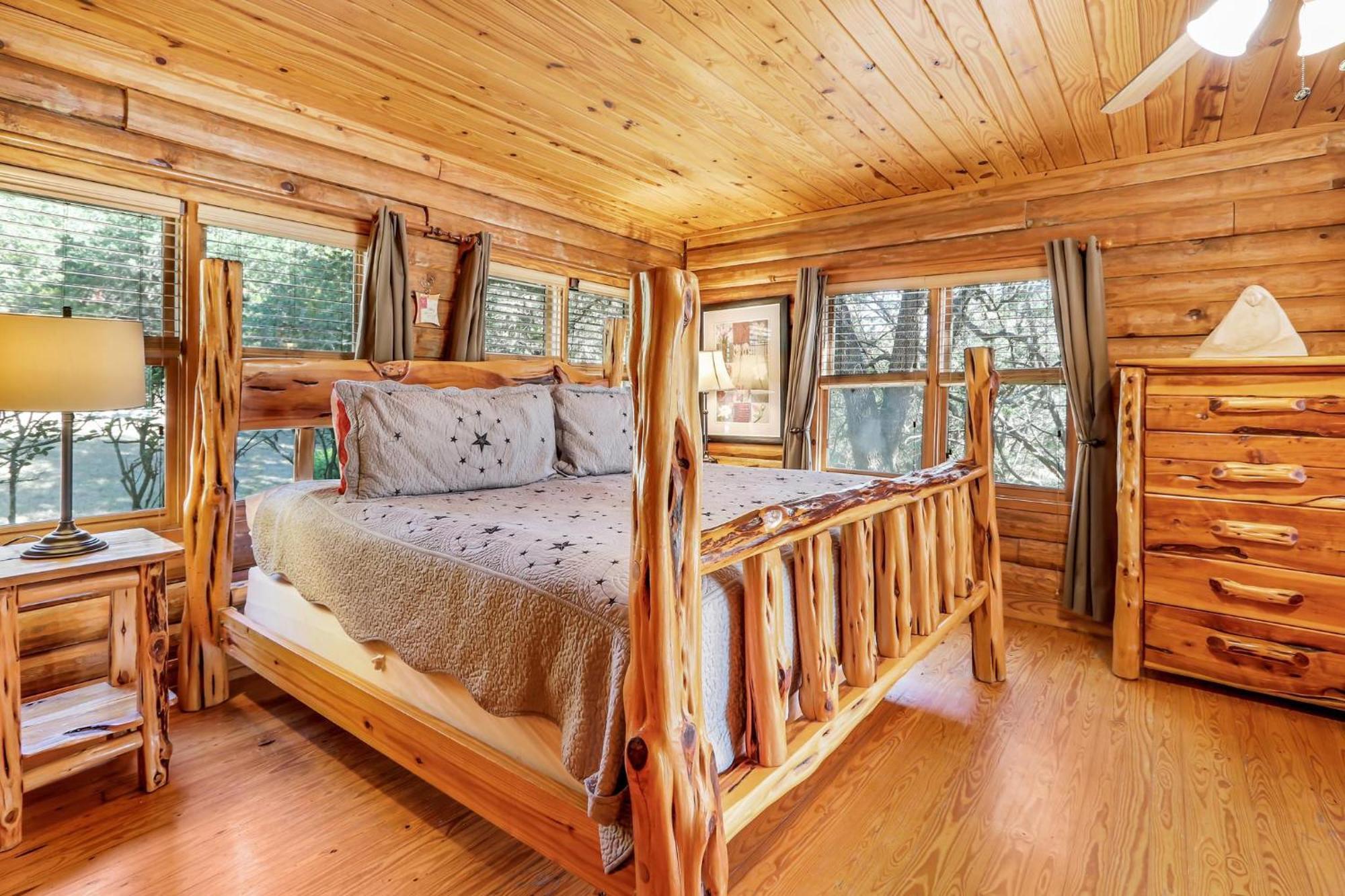 Falls Log Home Wimberley Ngoại thất bức ảnh